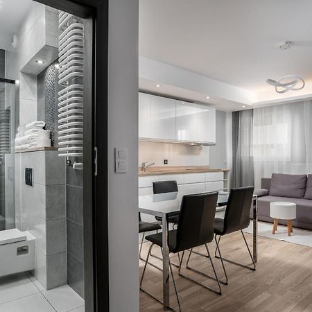 Rentplanet - Apartamenty Atal Tower Вроцлав Екстериор снимка
