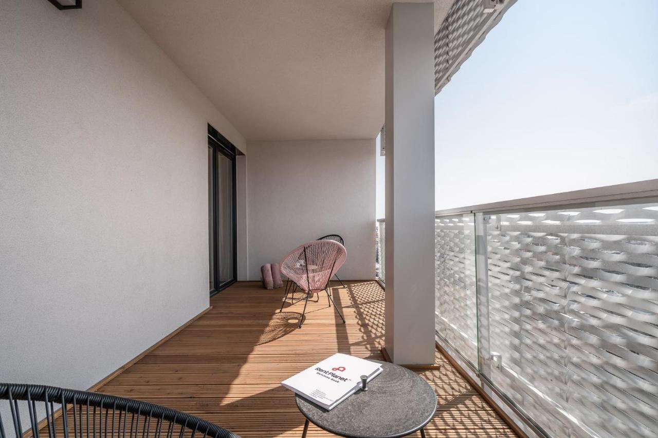Rentplanet - Apartamenty Atal Tower Вроцлав Екстериор снимка