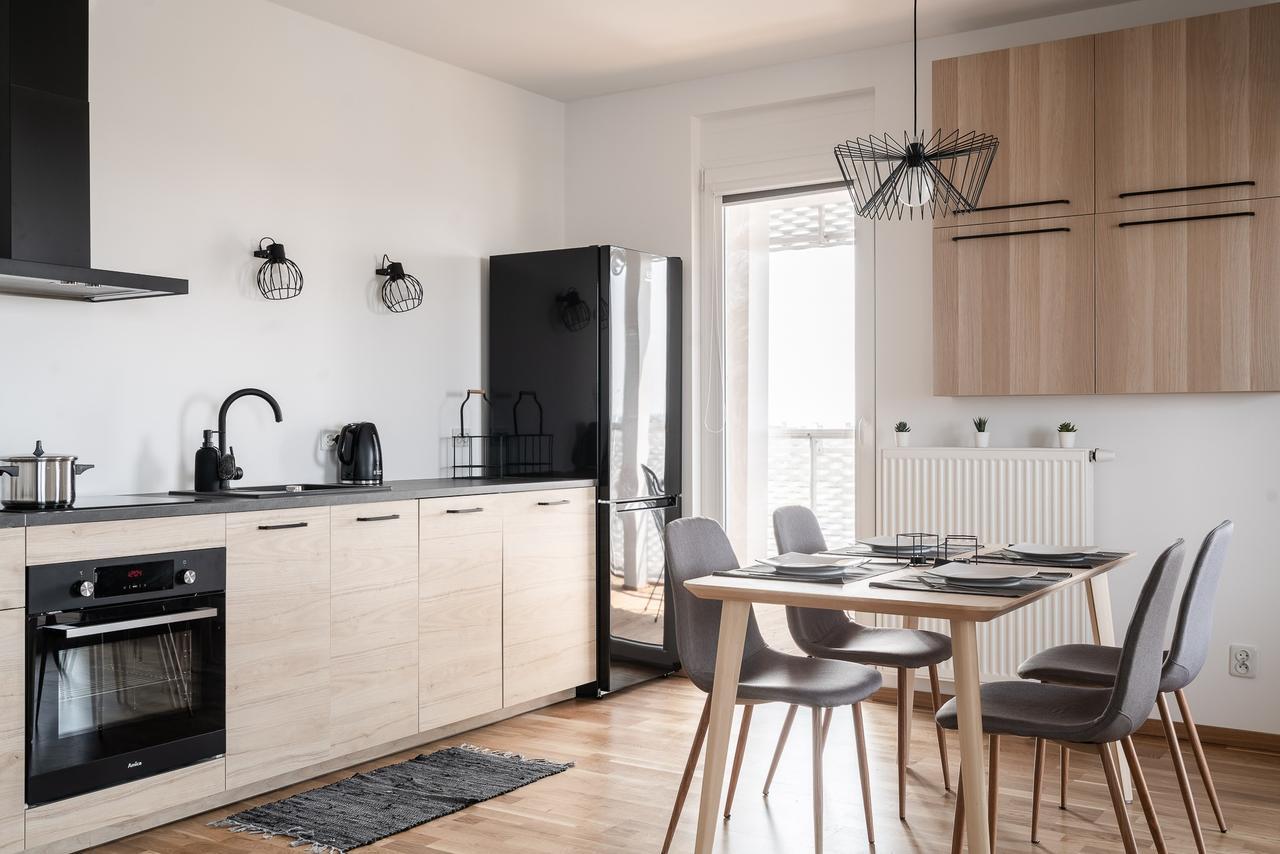 Rentplanet - Apartamenty Atal Tower Вроцлав Екстериор снимка