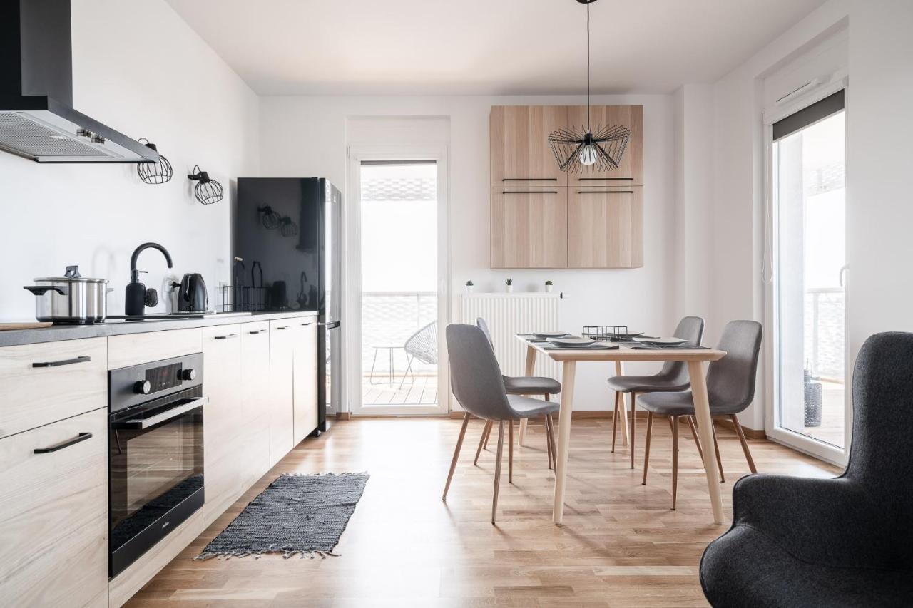 Rentplanet - Apartamenty Atal Tower Вроцлав Екстериор снимка