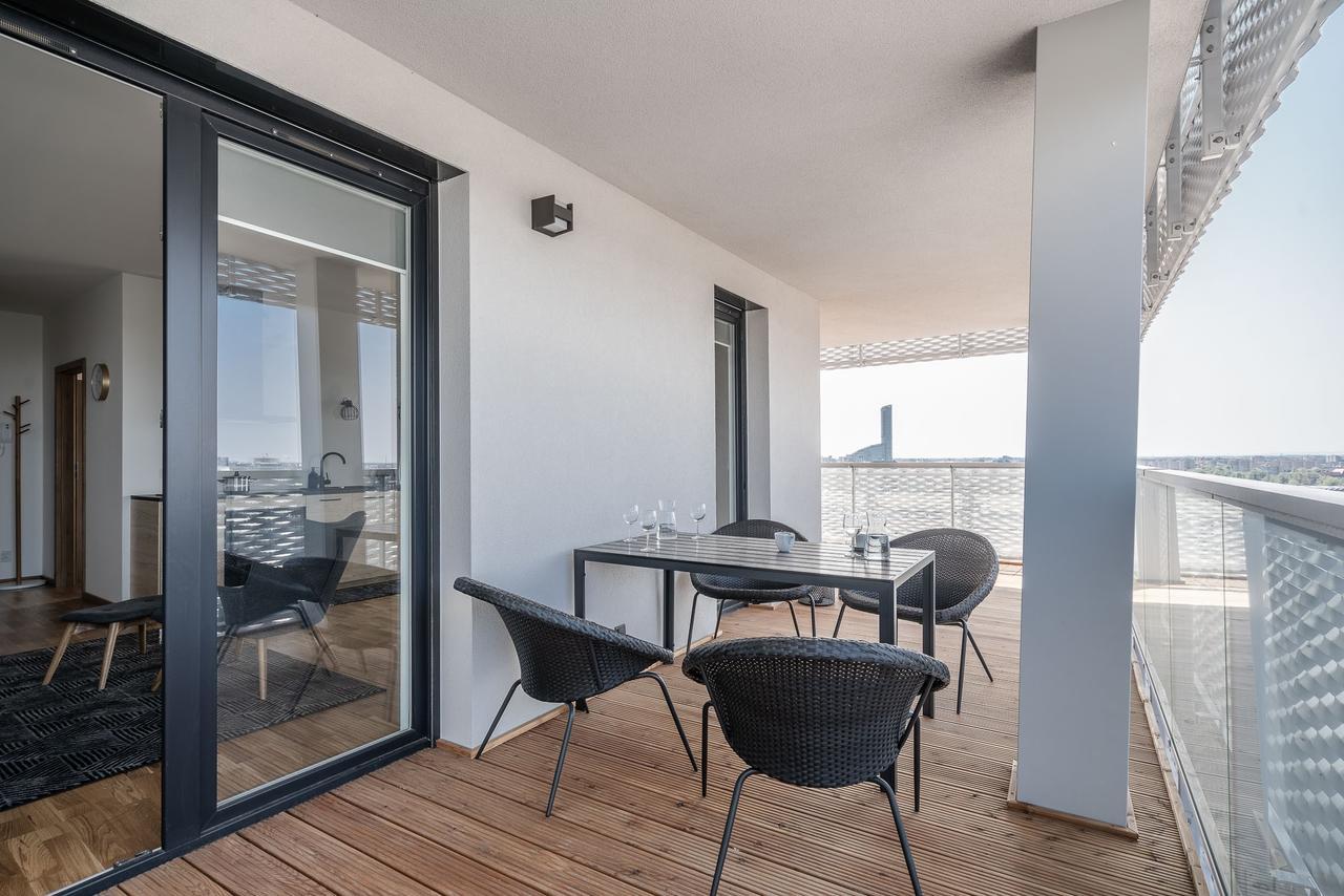 Rentplanet - Apartamenty Atal Tower Вроцлав Екстериор снимка