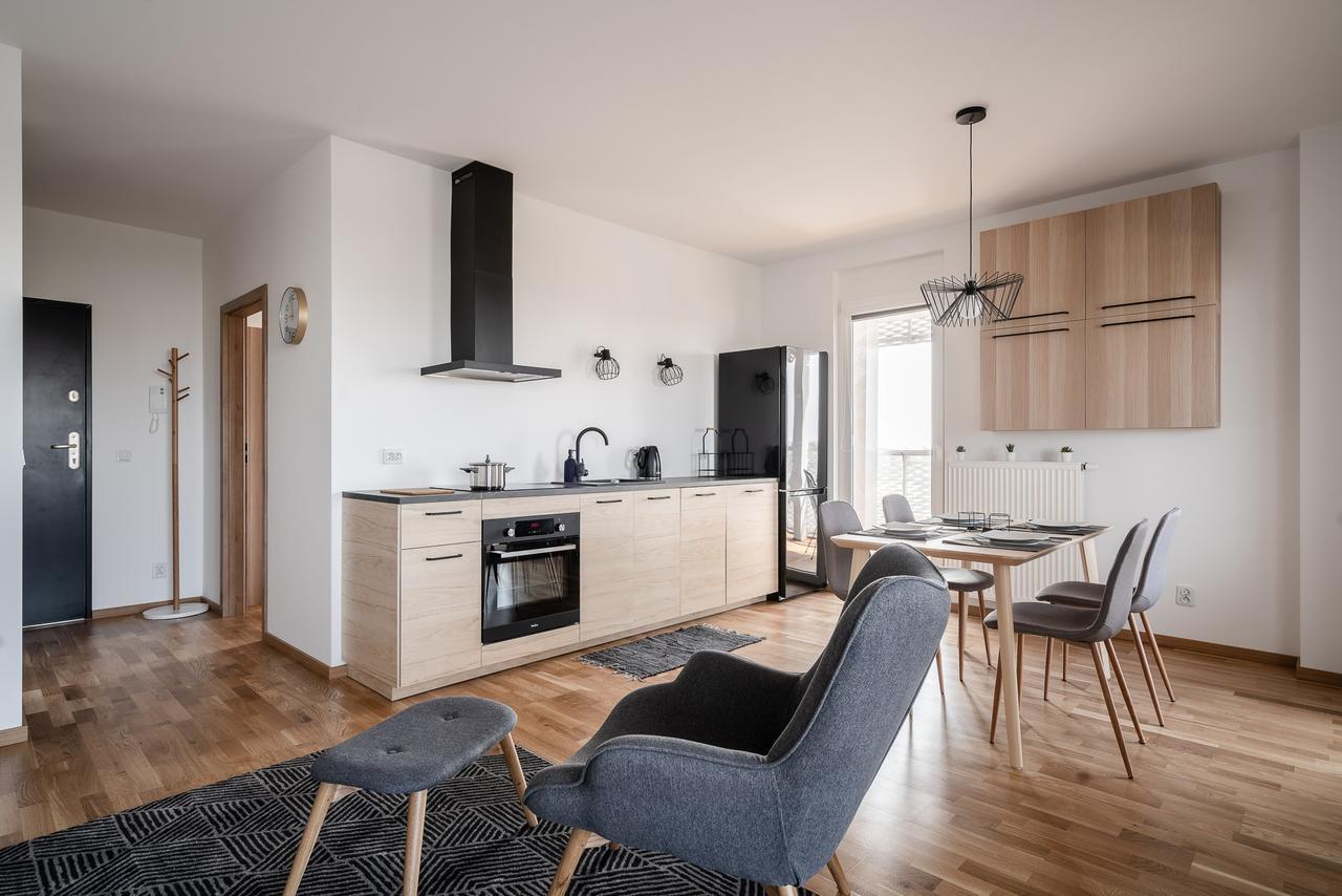 Rentplanet - Apartamenty Atal Tower Вроцлав Екстериор снимка