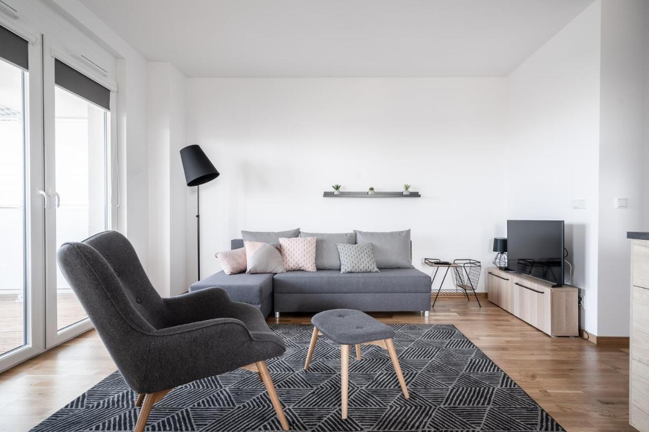 Rentplanet - Apartamenty Atal Tower Вроцлав Екстериор снимка