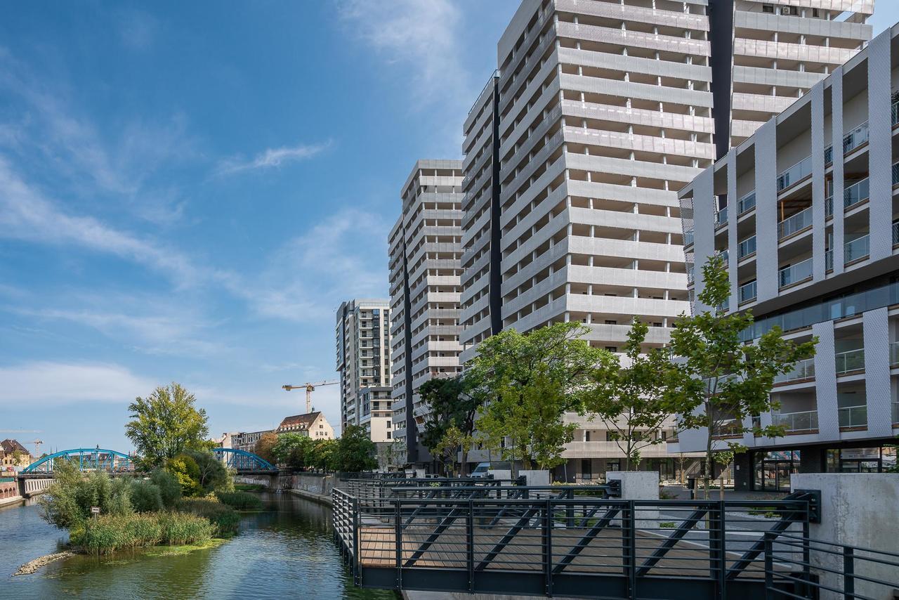 Rentplanet - Apartamenty Atal Tower Вроцлав Екстериор снимка