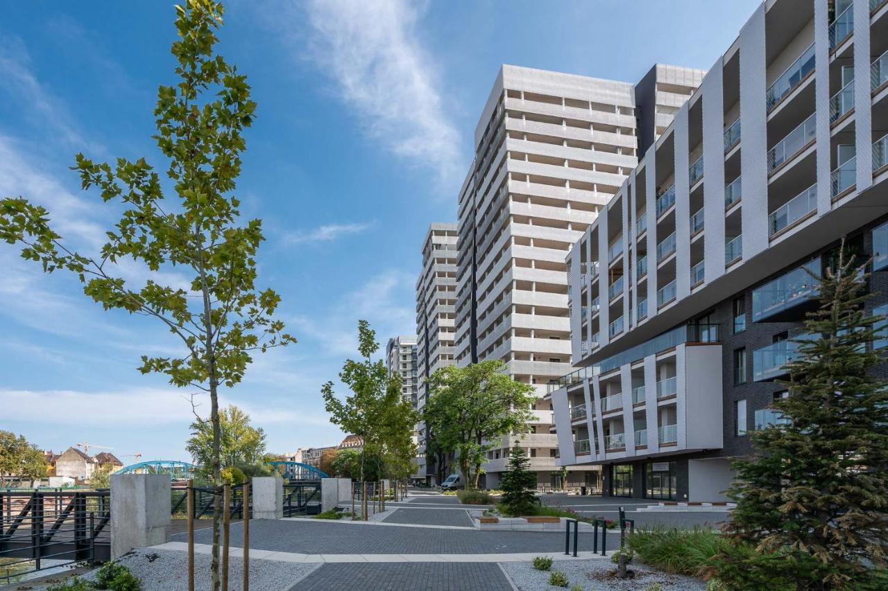 Rentplanet - Apartamenty Atal Tower Вроцлав Екстериор снимка